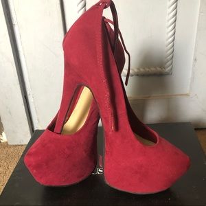 Cute Heels hardly worn
